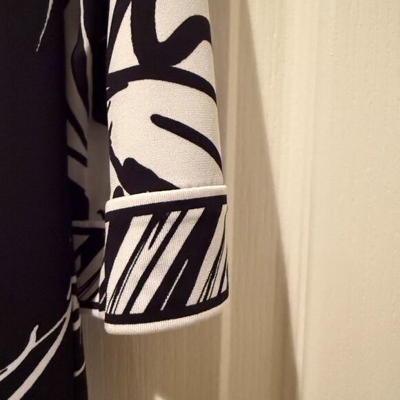 BCBGMaxAzria | Patterned Tunic Shift Dress | Black/White | Size M - Picture 10 of 12